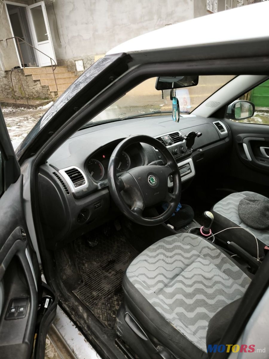 2009' Skoda Fabia photo #6