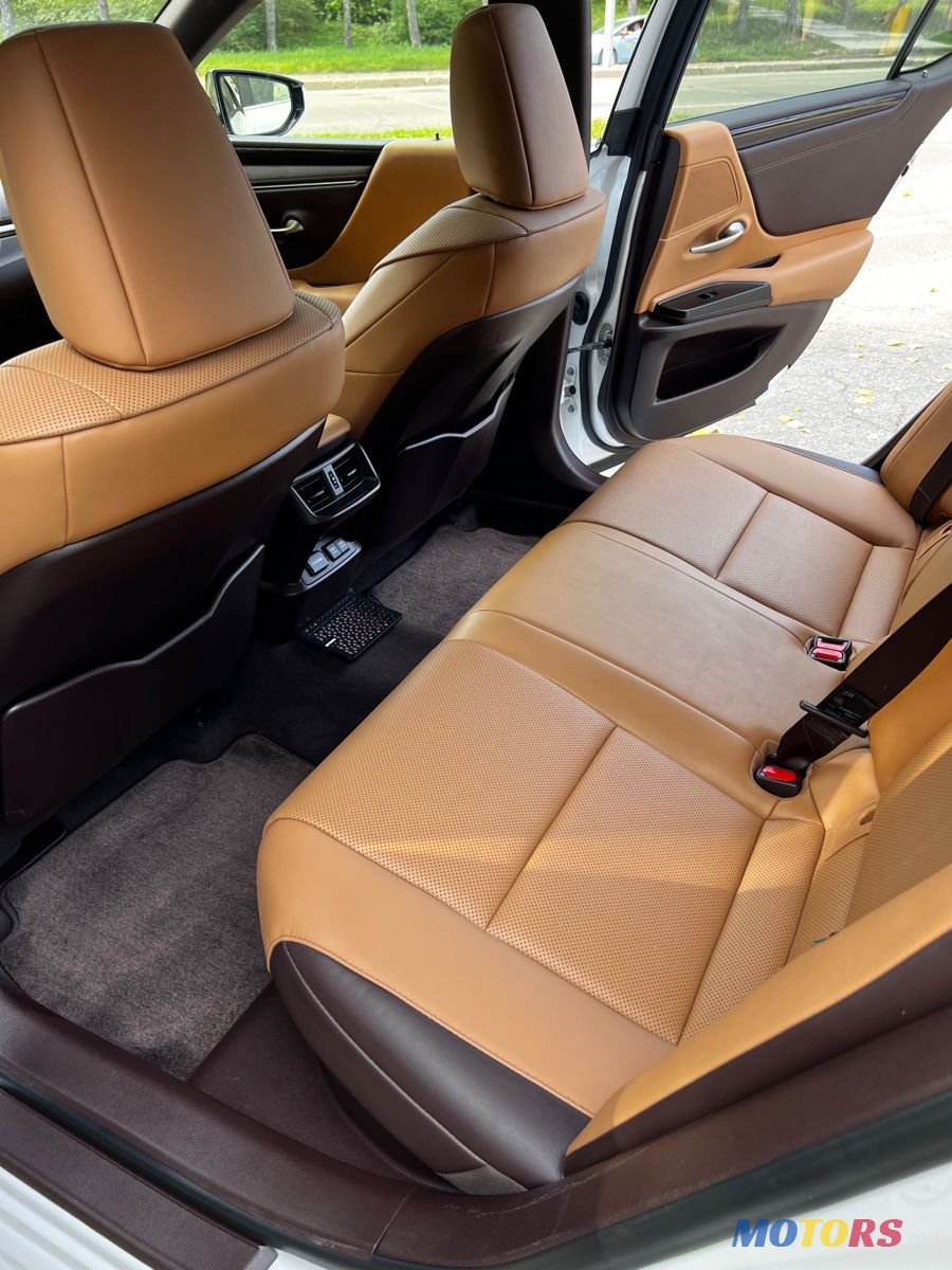 2018' Lexus Es Series photo #6