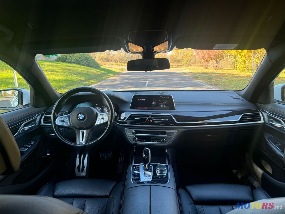 2019' BMW 7 Series photo #6