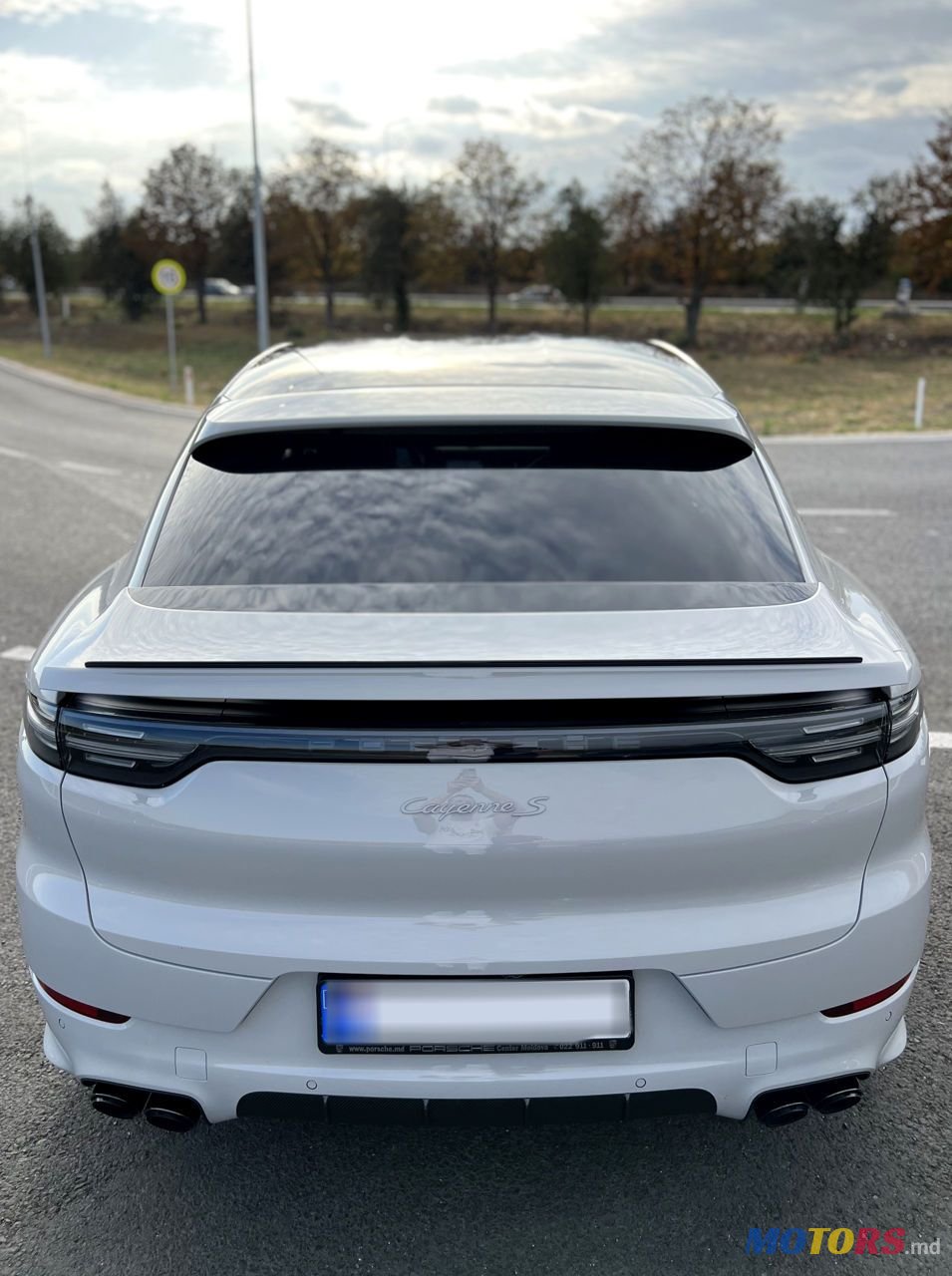 2019' Porsche Cayenne Coupe photo #4