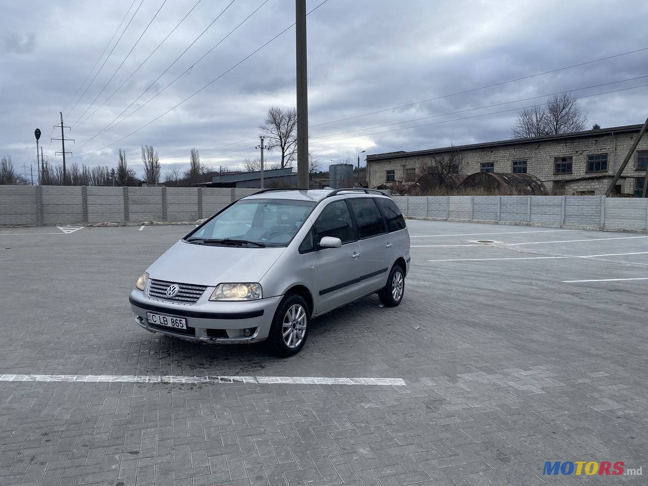 2002' Volkswagen Sharan photo #1