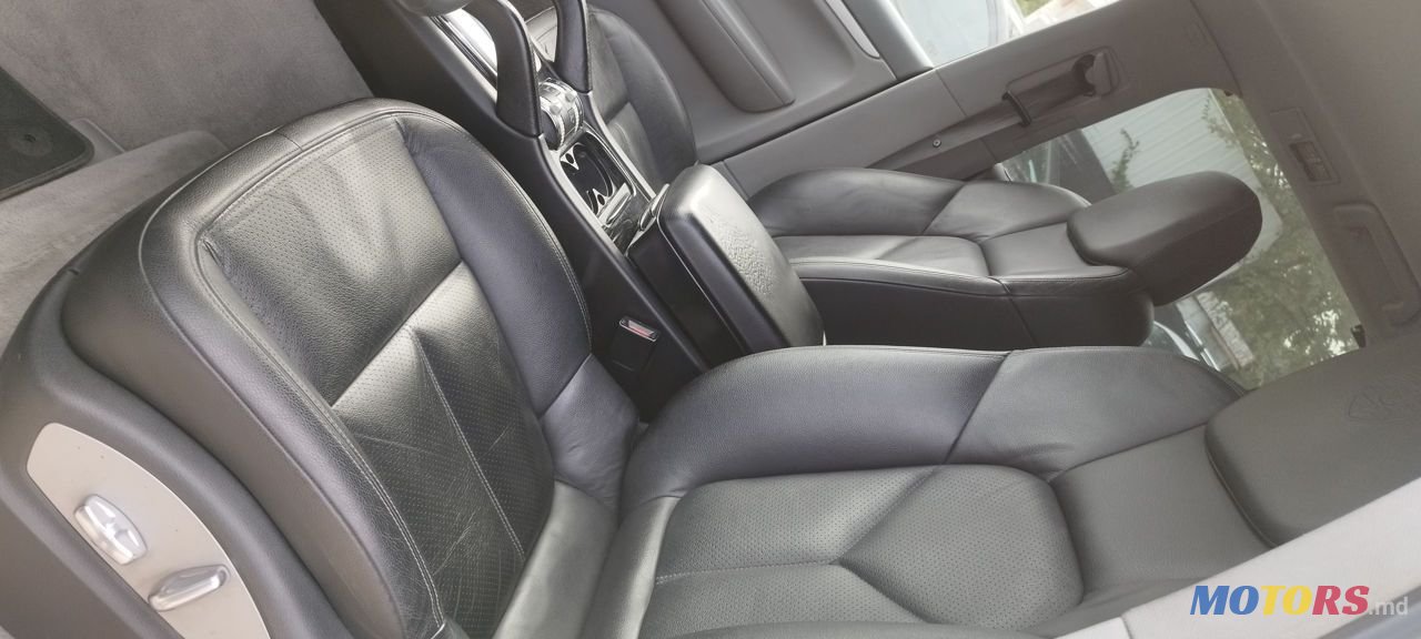 2010' Porsche Cayenne photo #4