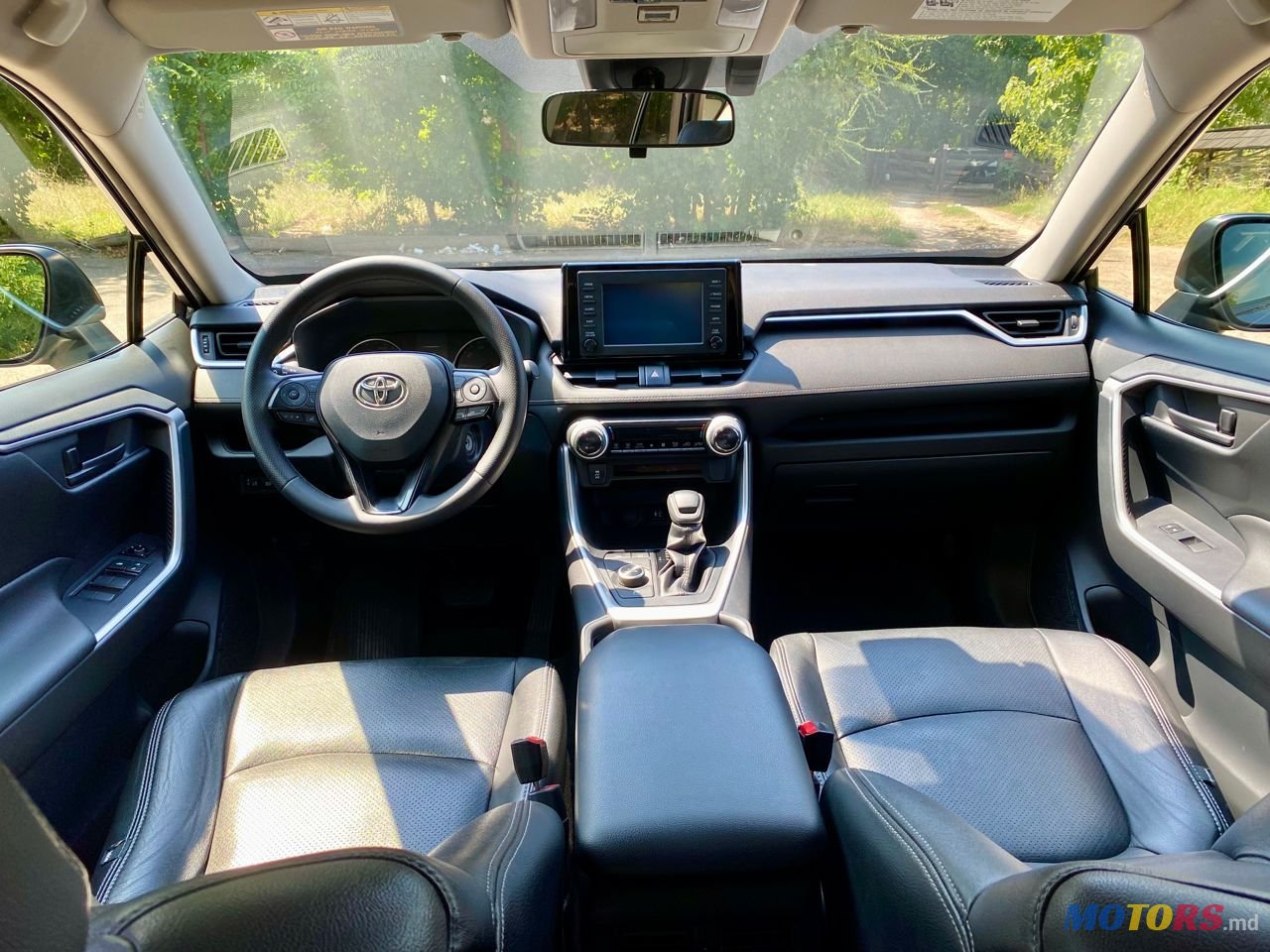 2019' Toyota RAV4 photo #6