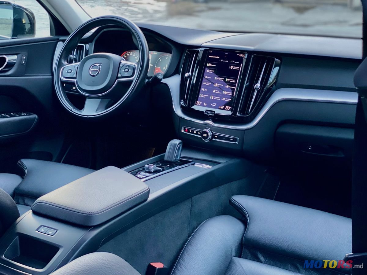 2020' Volvo XC60 photo #6