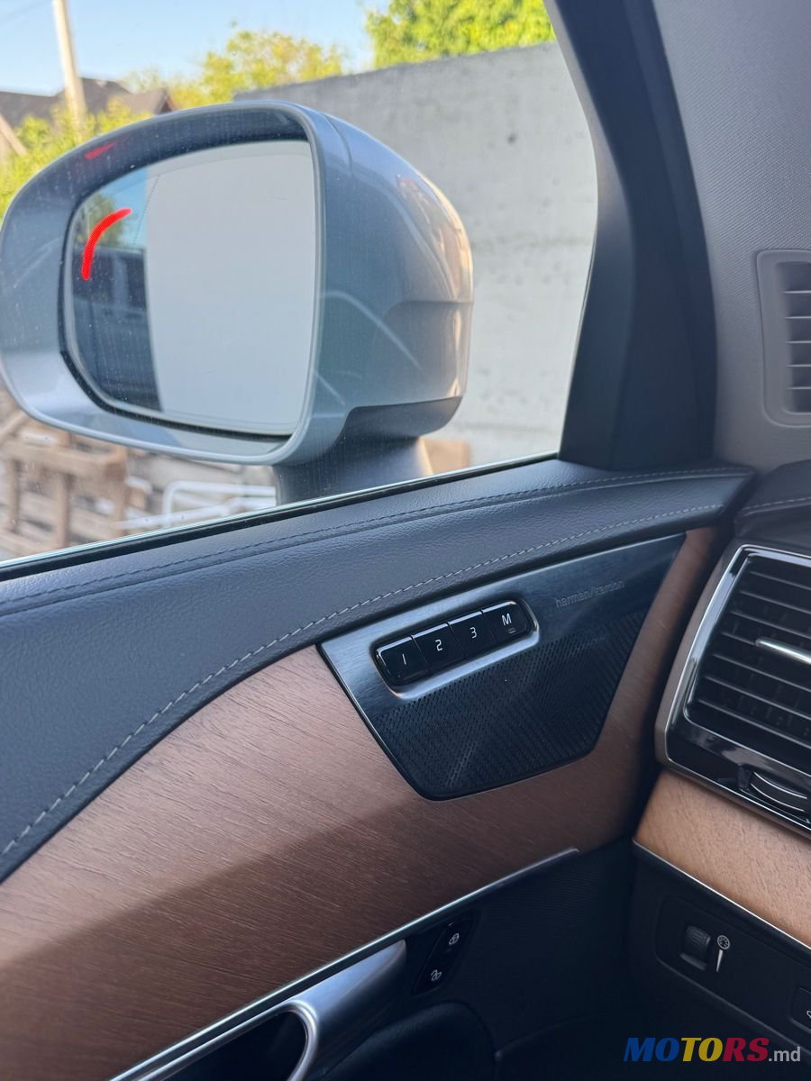2019' Volvo XC90 photo #6