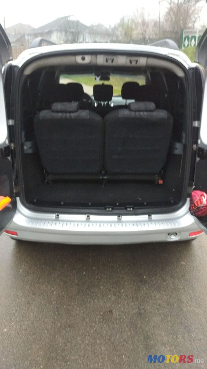 2009' Dacia Logan Mcv photo #6