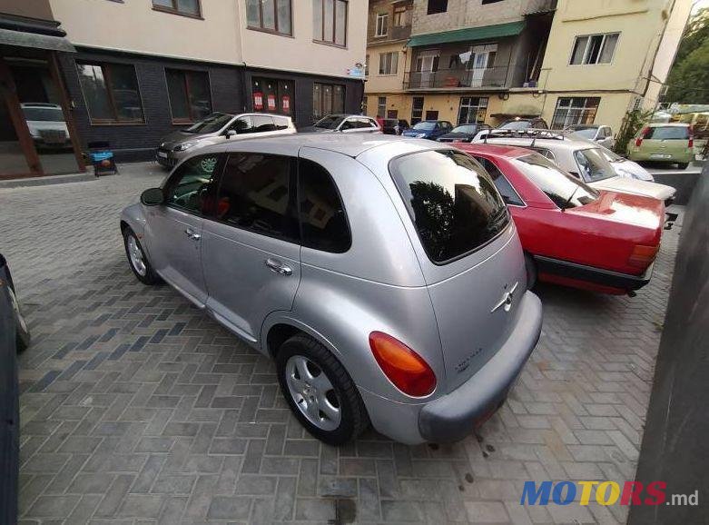 2002' Chrysler Pt-Cruiser photo #2