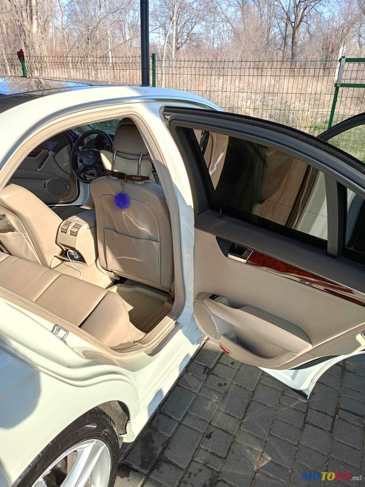 2010' Mercedes-Benz photo #7