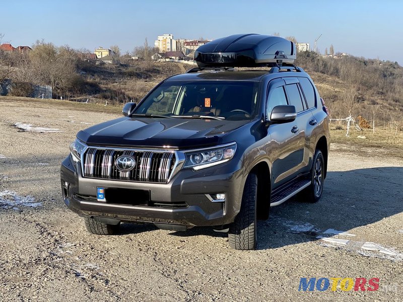 2019' Toyota Land Cruiser Prado photo #2