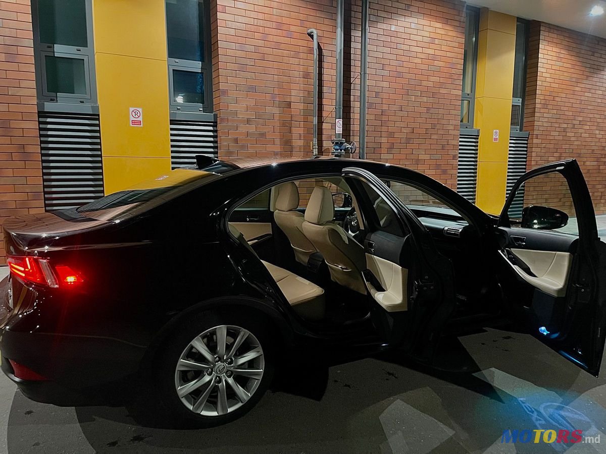 2016' Lexus Is Series photo #5