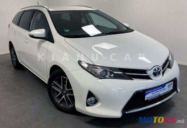 2014' Toyota Auris photo #1