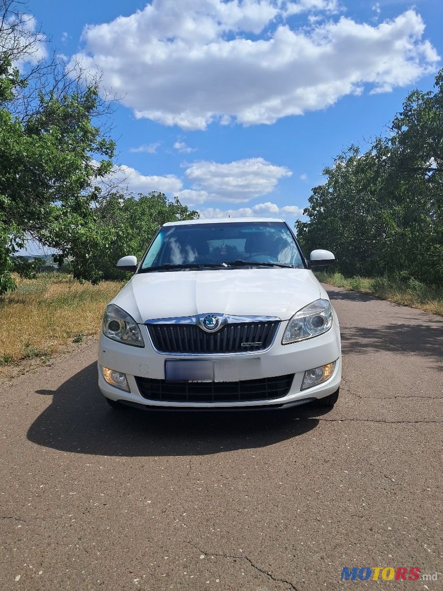 2012' Skoda Fabia photo #2