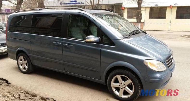 2004' Mercedes-Benz Viano photo #3