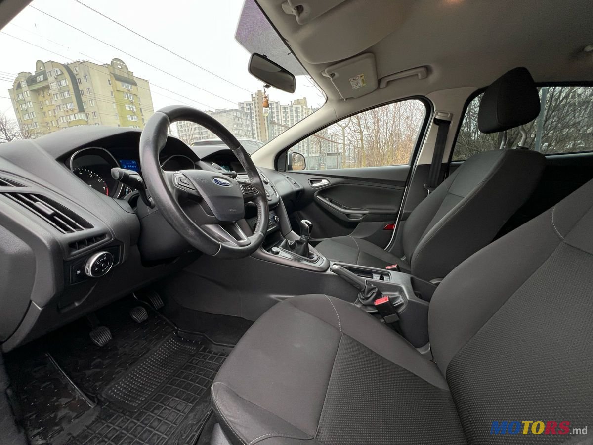 2017' Ford Focus photo #5