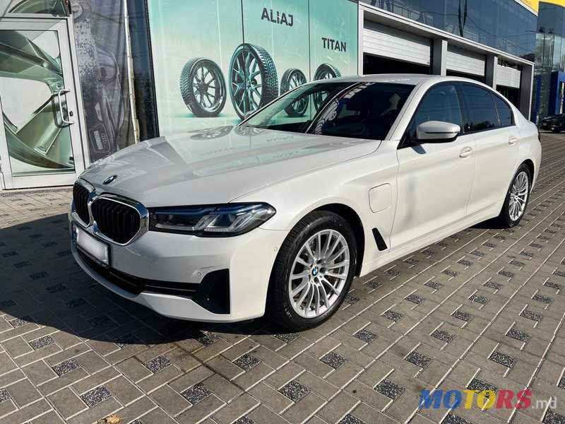 2020' BMW 5 Series photo #1