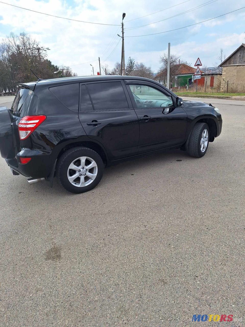 2011' Toyota RAV4 photo #2