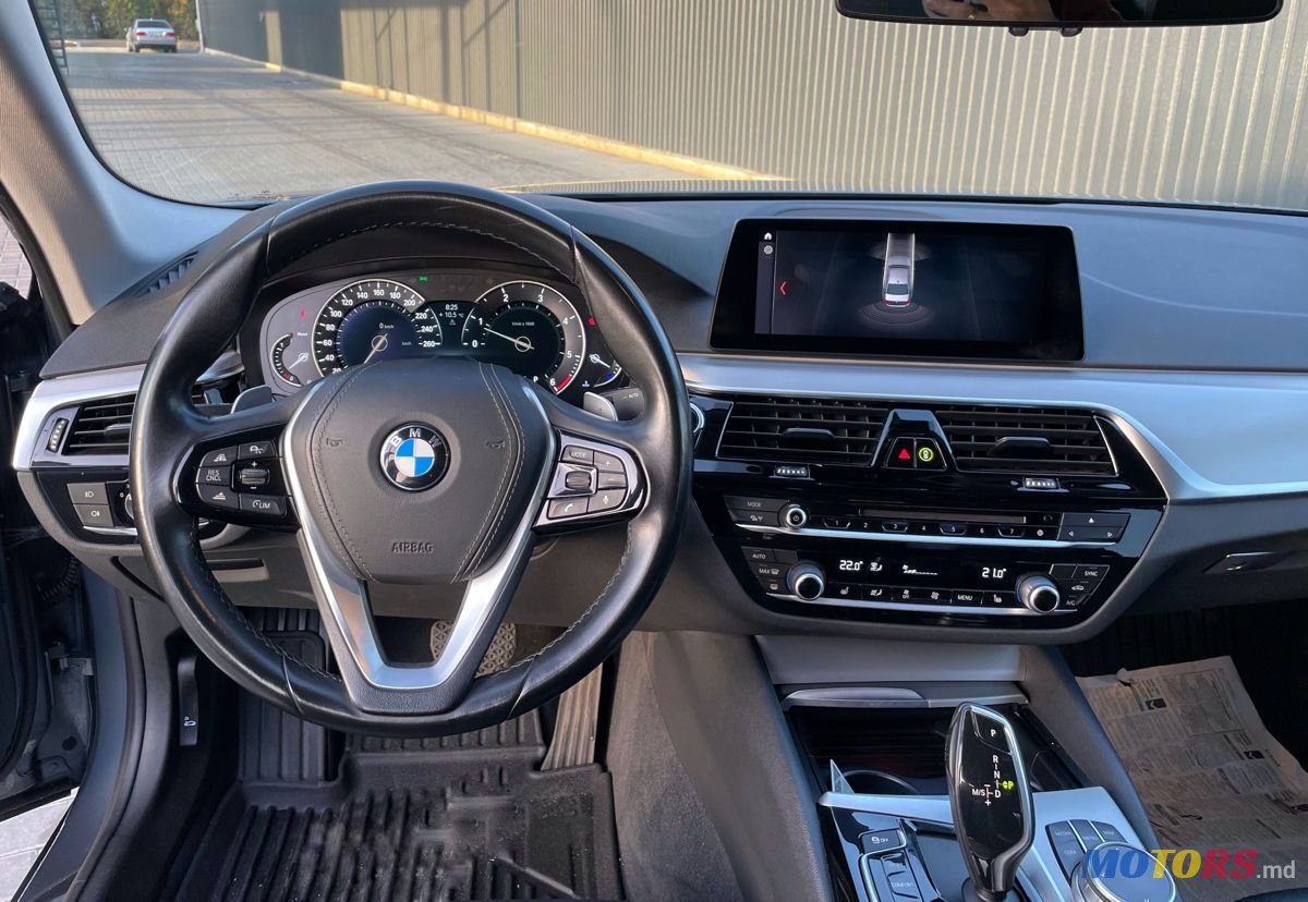 2019' BMW 5 Series photo #5