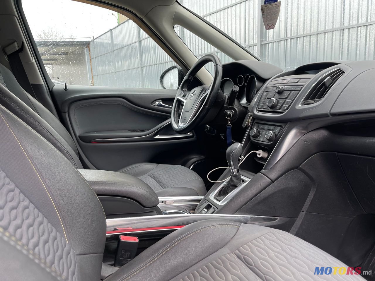 2012' Opel Zafira photo #5