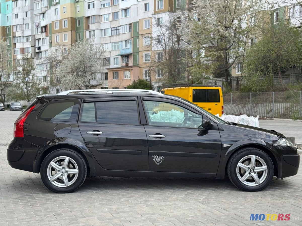 2008' Renault Megane photo #4