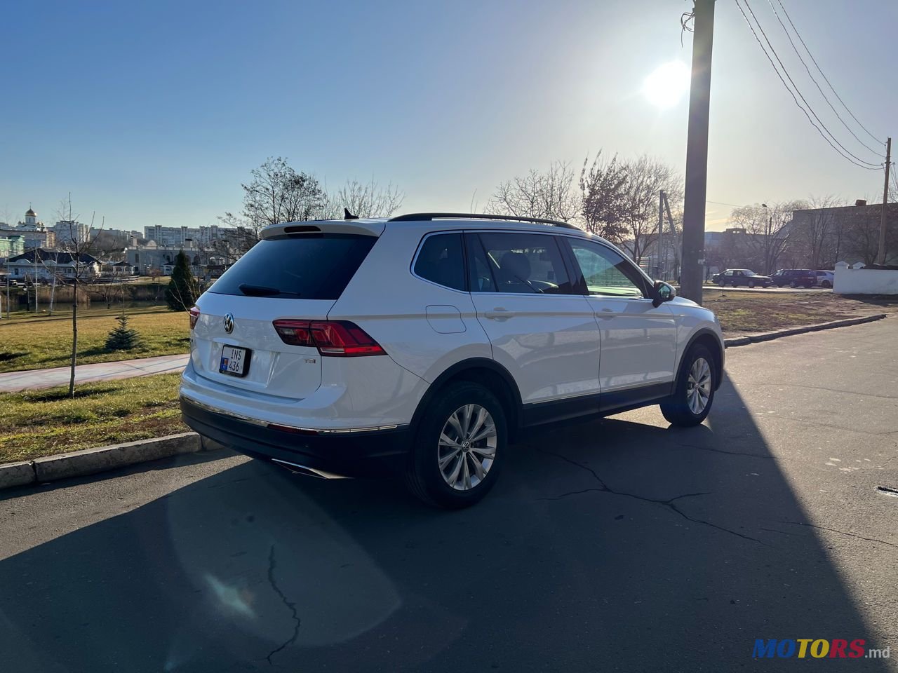 2018' Volkswagen Tiguan photo #4