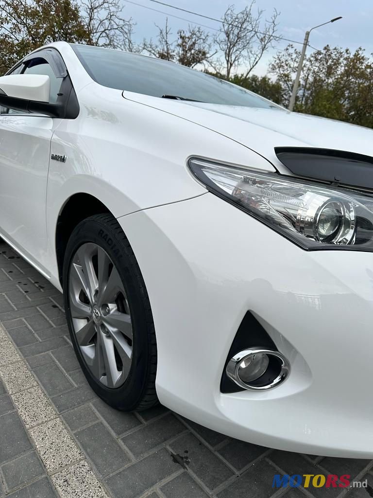 2012' Toyota Auris photo #5