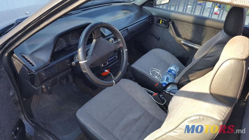 1993' Mazda 323 photo #4