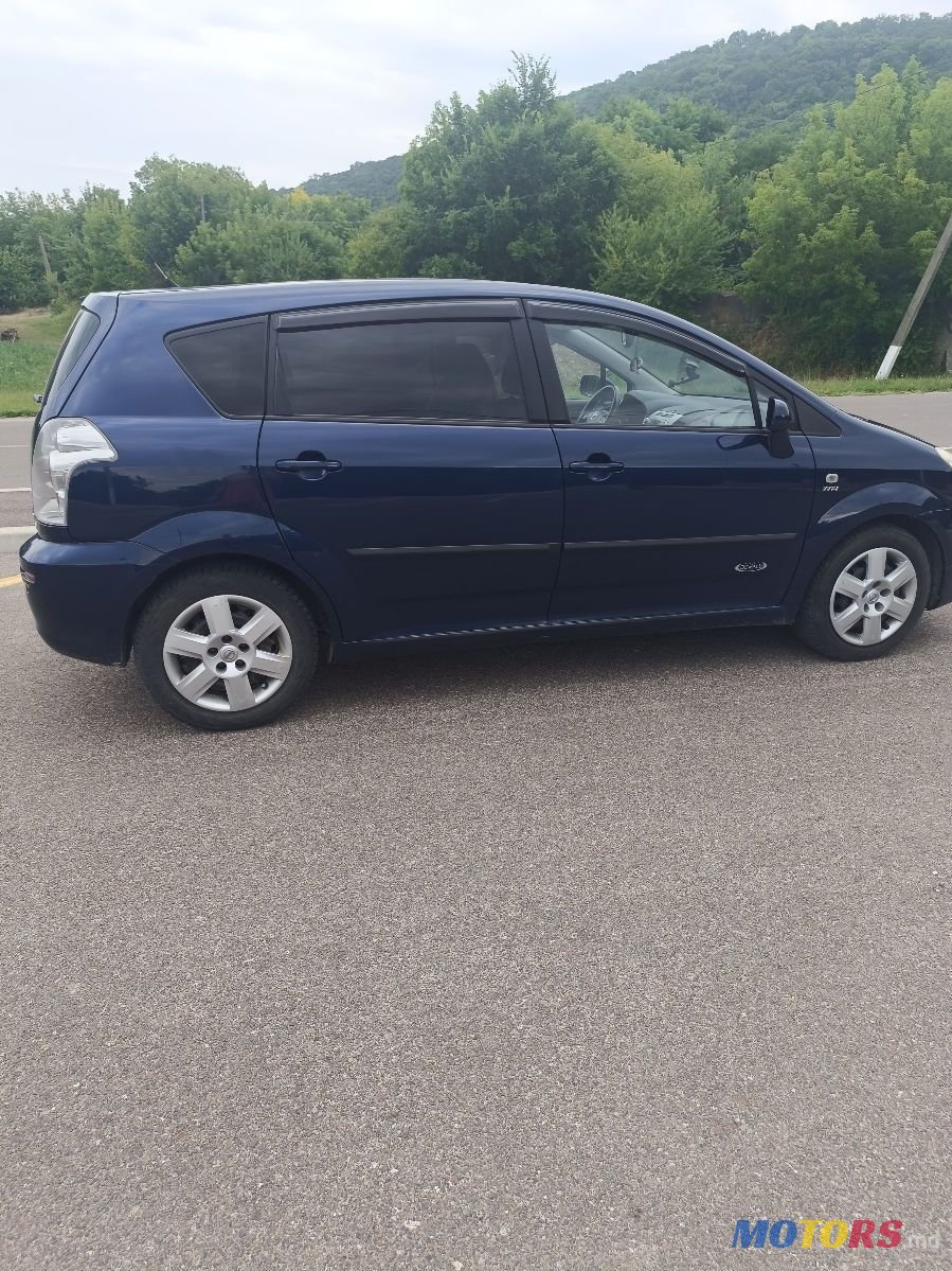 2005' Toyota Corolla Verso photo #5