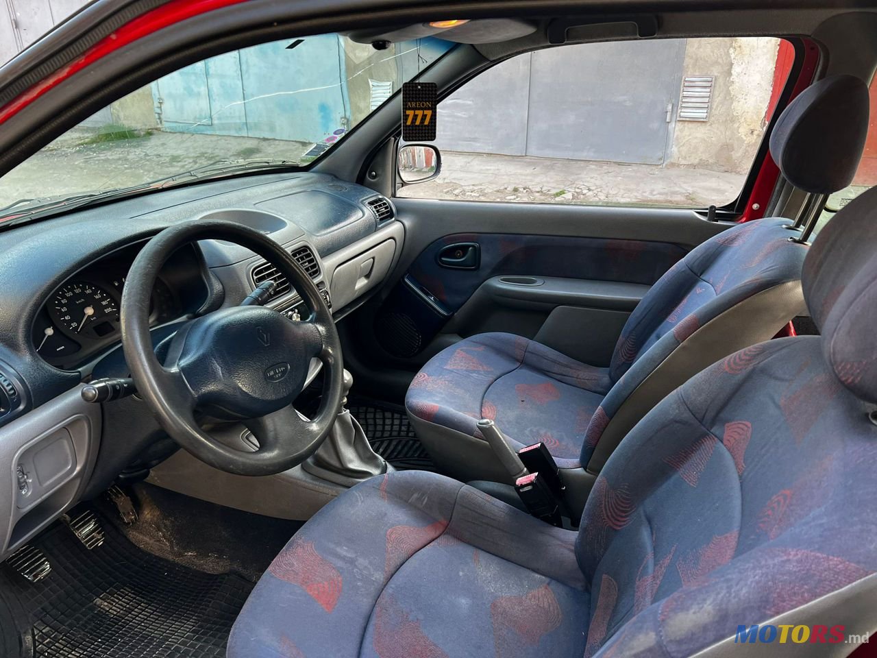 2000' Renault Clio photo #4