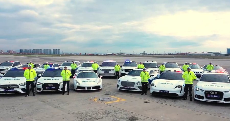 Poliția din Turcia își suplinește parcul auto cu Bentley, Ferrari și Porsche, a căror valoare este 3 milioane de euro
