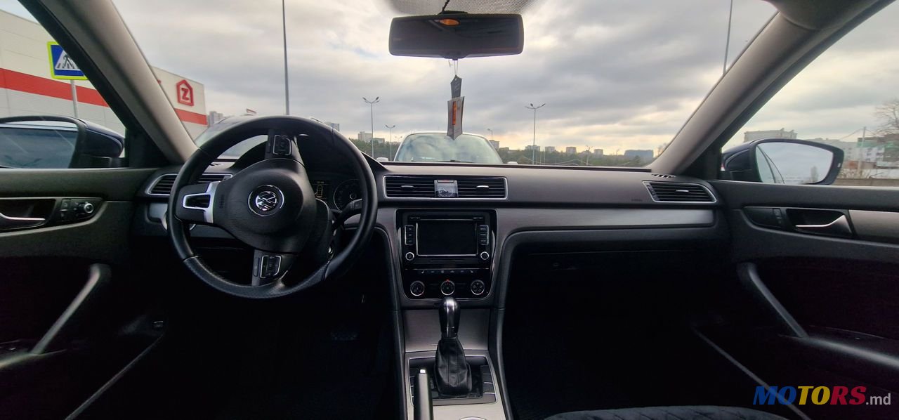 2014' Volkswagen Passat photo #6