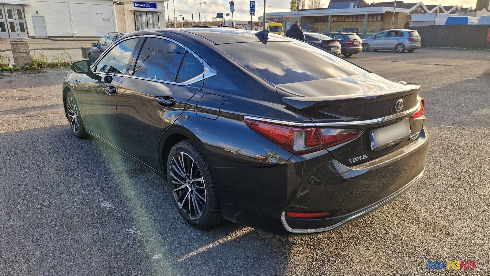 2023' Lexus ES 300 ES300H 2.5 Hybrid photo #4