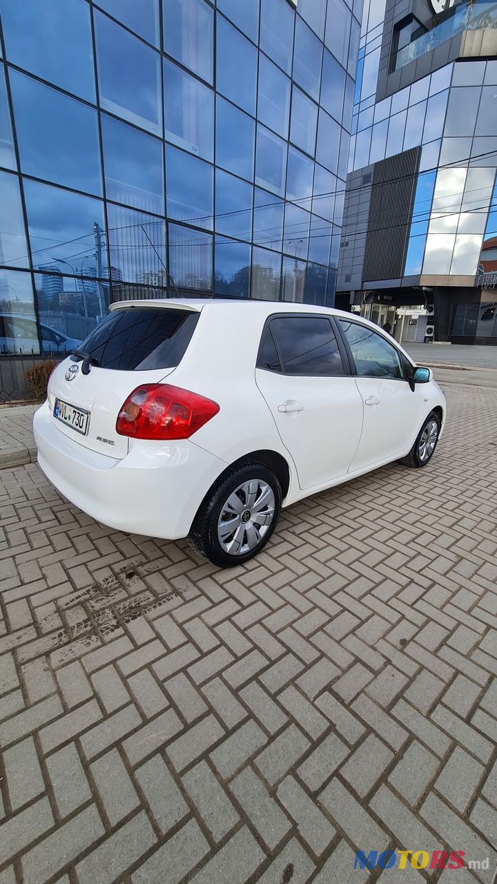 2008' Toyota Auris photo #5