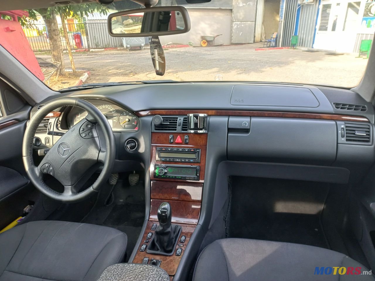 2001' Mercedes-Benz E Класс photo #3