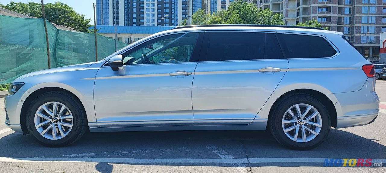 2020' Volkswagen Passat photo #3