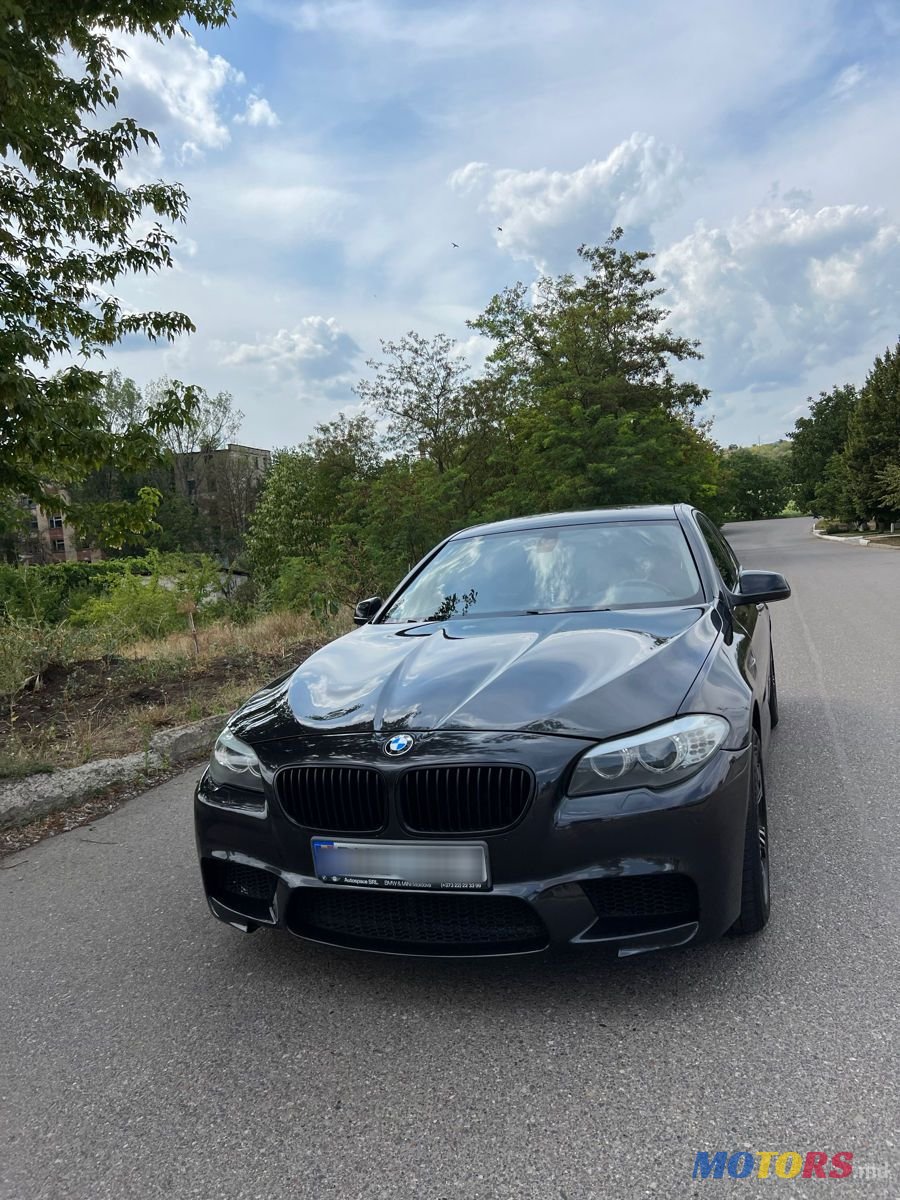 2012' BMW 5 Series photo #1