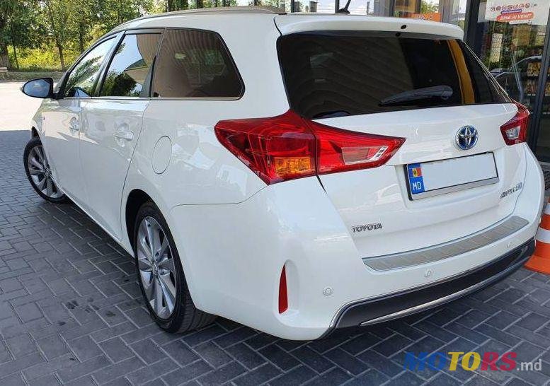 2013' Toyota Auris photo #1