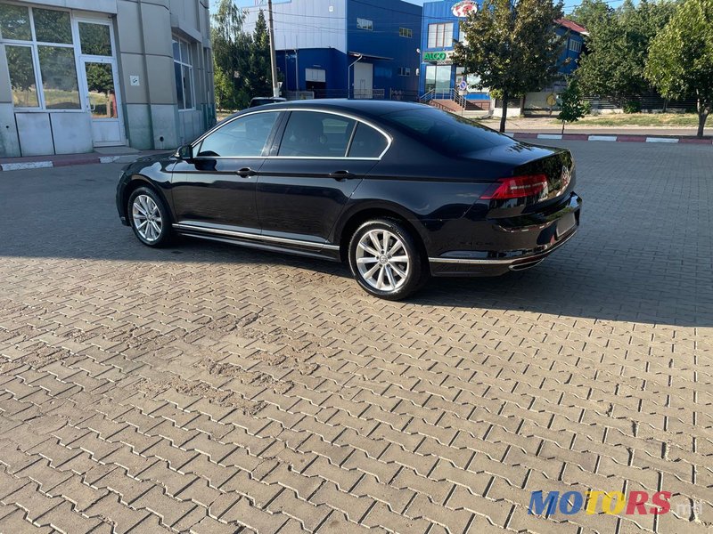 2018' Volkswagen Passat photo #6