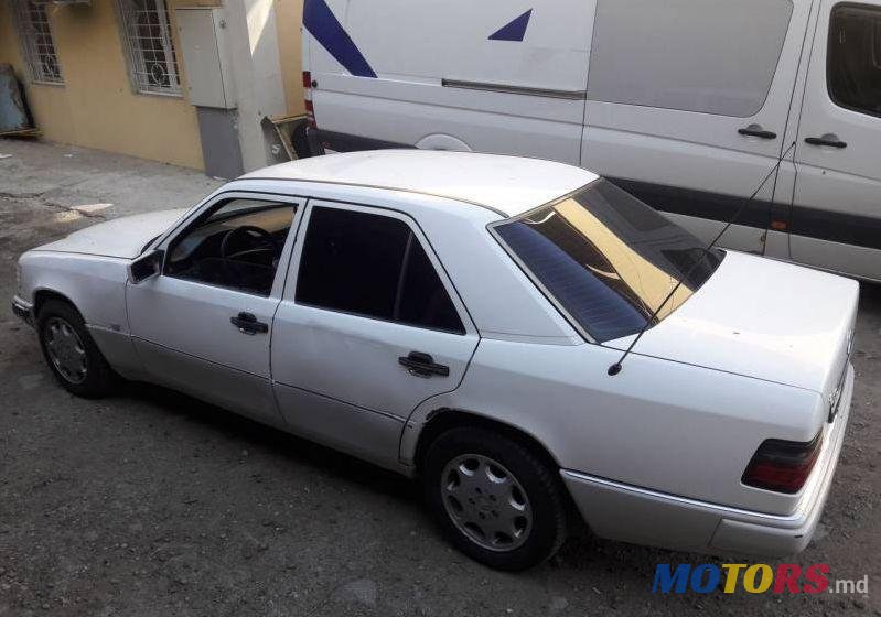 1995' Mercedes-Benz 124 photo #1