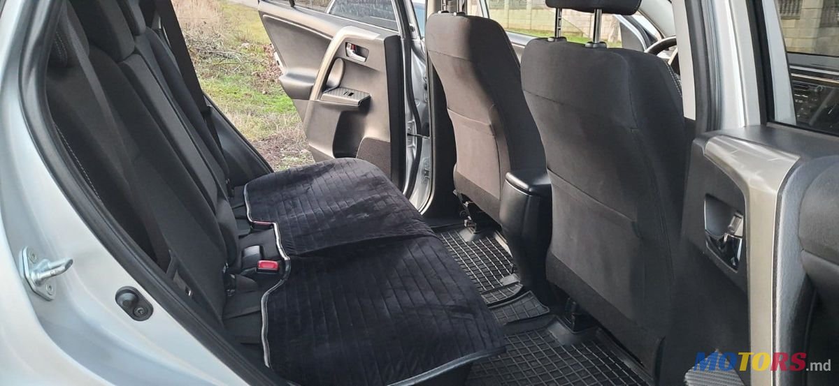 2013' Toyota RAV4 photo #3