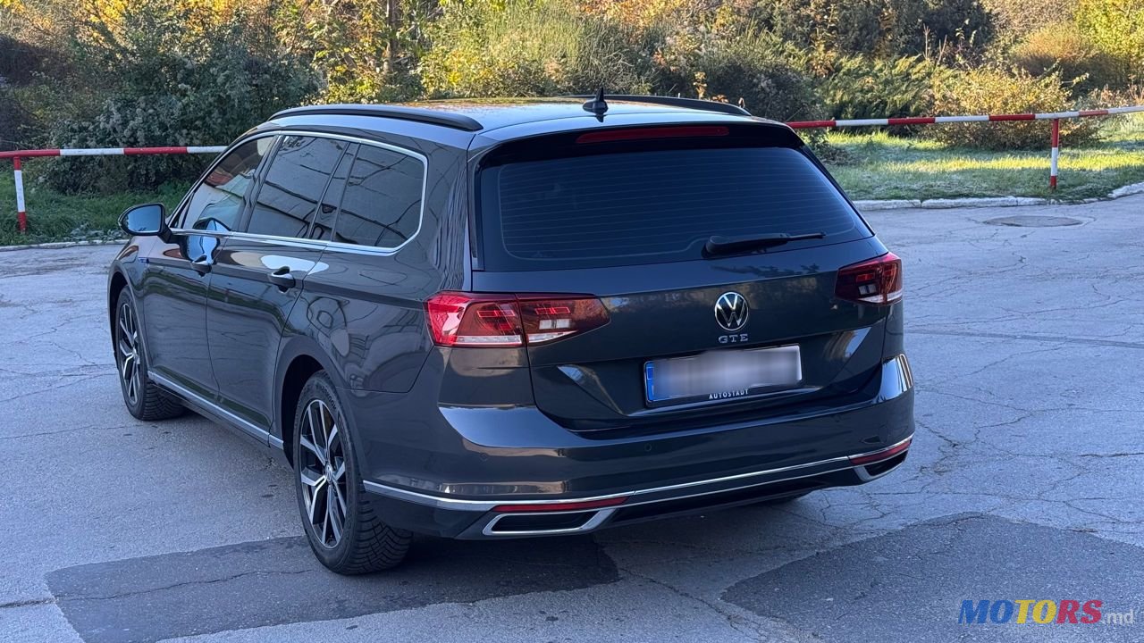 2020' Volkswagen Passat photo #4