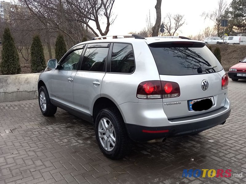 2007' Volkswagen Touareg photo #4