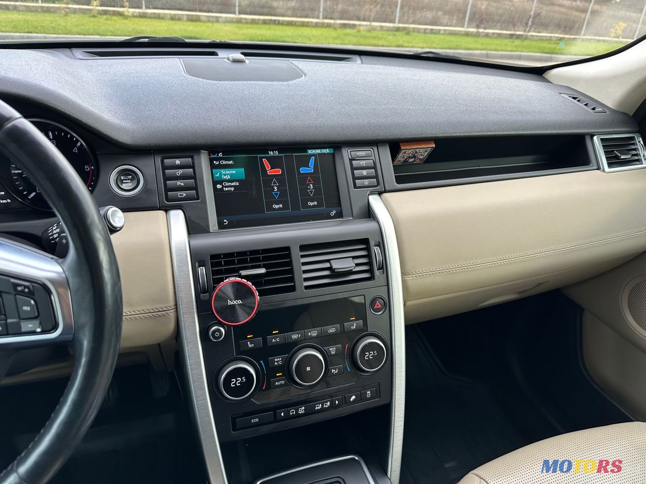 2015' Land Rover Discovery Sport photo #4