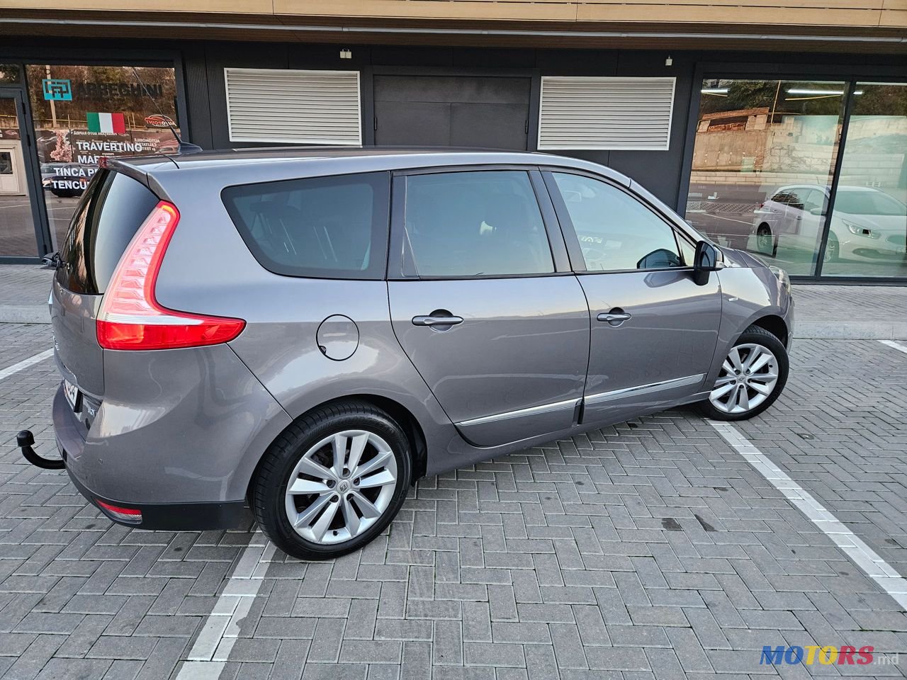2013' Renault Grand Scenic photo #3