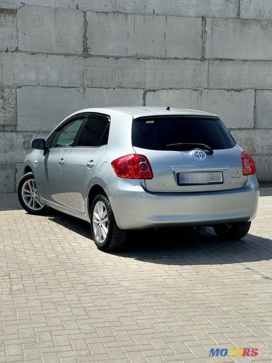 2009' Toyota Auris photo #4