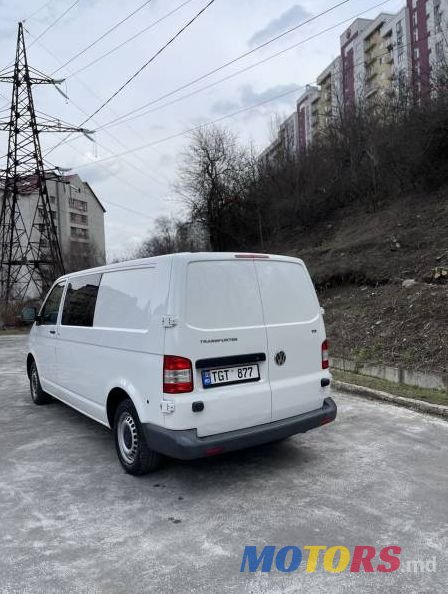 2011' Volkswagen Transporter photo #4