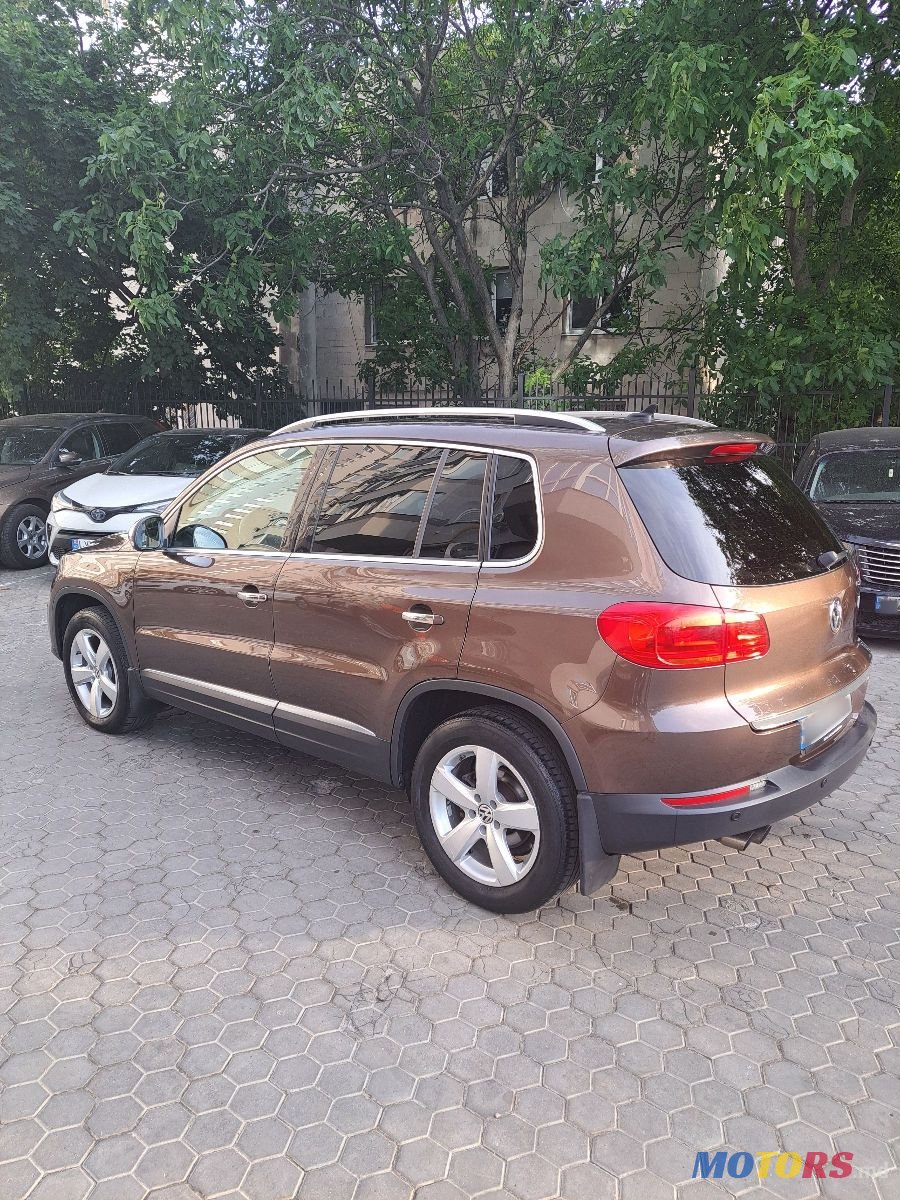 2014' Volkswagen Tiguan photo #2