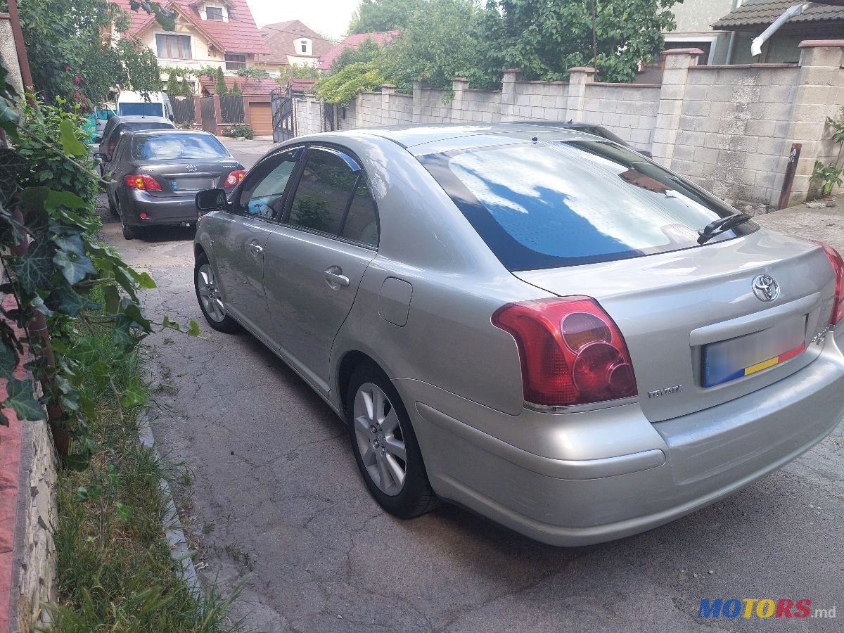 2005' Toyota Avensis photo #4