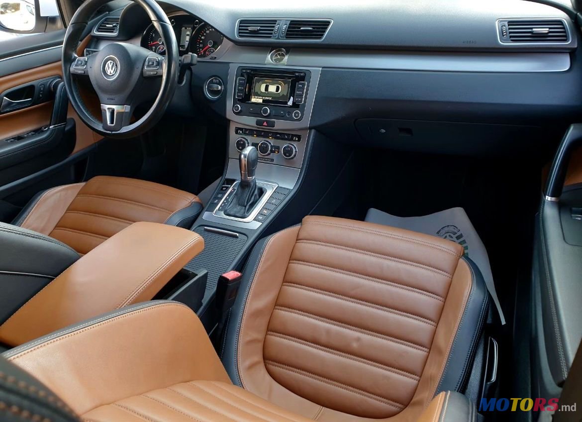 2014' Volkswagen Passat photo #2