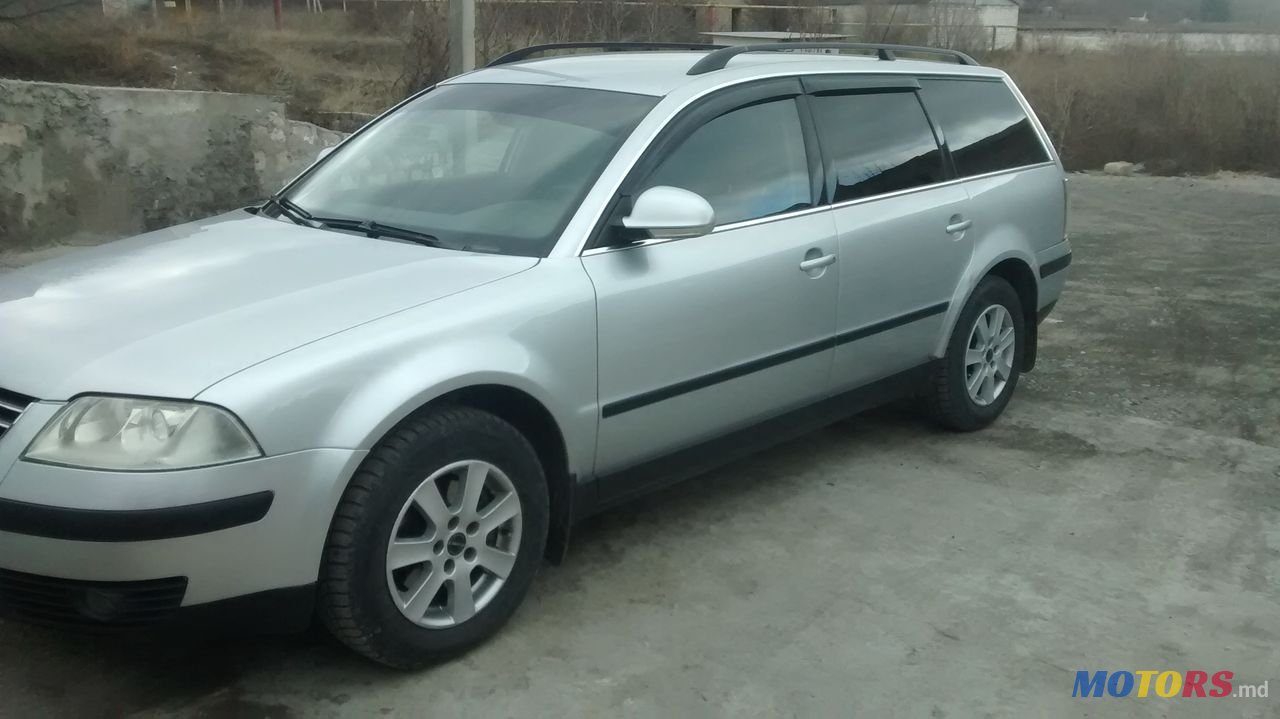 2004' Volkswagen Passat photo #3