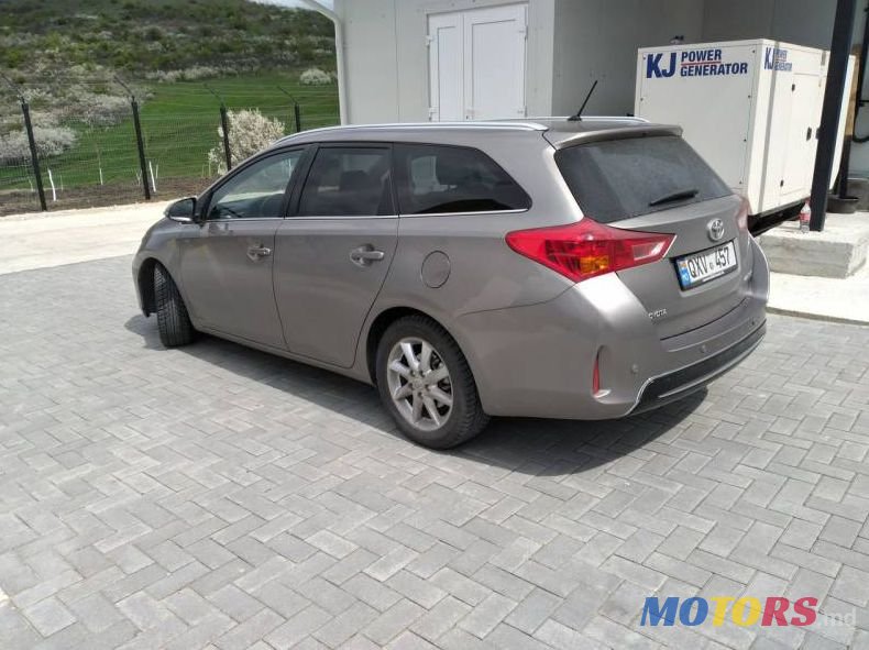 2014' Toyota Auris photo #1